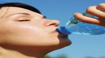 فوائد شرب الماء صباحاً