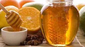 فوائد أكل العسل على الريق