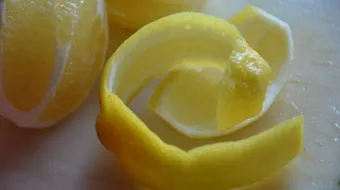 فوائد أكل قشر الليمون