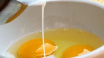 فوائد تناول البيض النيئ مع الحليب