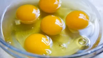 فوائد صفار البيض والعسل للوجه