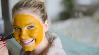 فوائد الكركم الطازج للبشرة