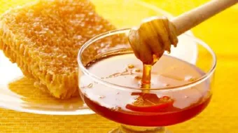 فوائد العسل والماء على الريق