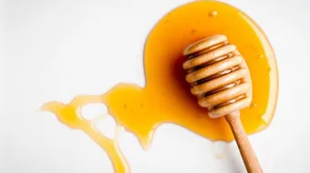 فوائد العسل للشعر الجاف