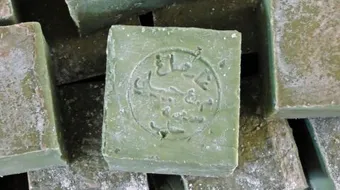 فوائد صابون الغار للشعر الجاف