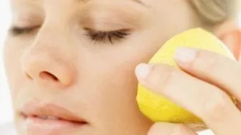 فوائد عصير الليمون للبشرة