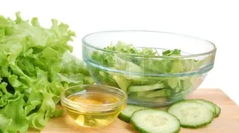 فوائد زيت الخس للبشرة