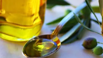 فوائد زيت الزيتون والليمون على الريق