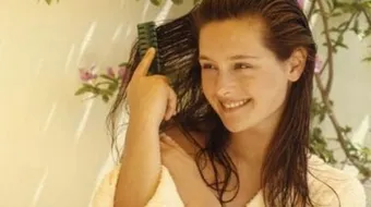 فوائد زيت الزيتون للشعر الجاف