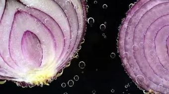 فوائد مياه البصل للشعر