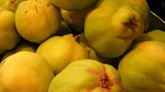 فوائد فاكهة السفرجل