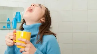 فوائد المضمضة بالماء والملح