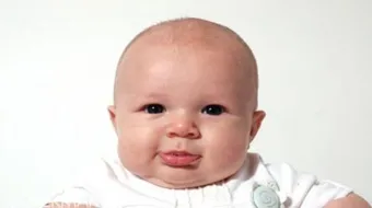 فوائد حلق شعر المولود