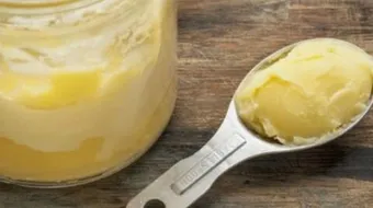 فوائد النشا والفازلين للبشرة