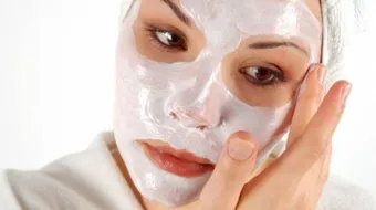 فوائد قناع النشا للوجه