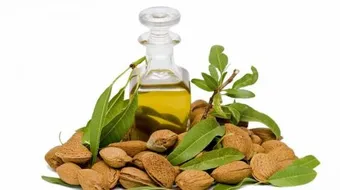 فوائد زيت اللوز الحلو