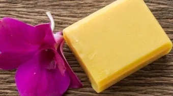 فوائد صابونة الكركم للجسم