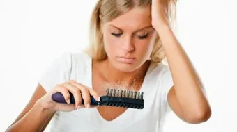 أفضل زيت لمنع تساقط الشعر وتكثيفه