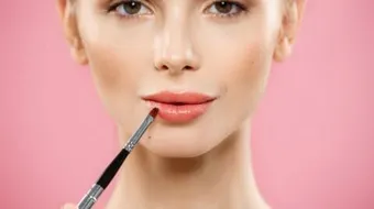 نفخ الشفاه بطريقة طبيعية