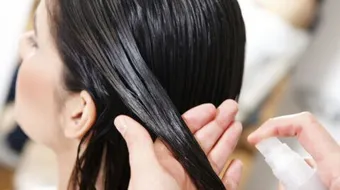 استخدامات زيت الخروع للشعر