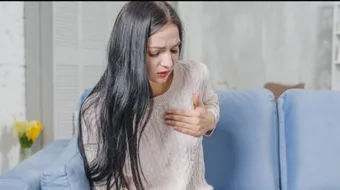 أسباب وجع الثدي