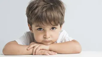 أسباب تأخر الكلام عند الأطفال وعلاجه