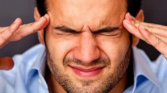 أسباب صداع العين