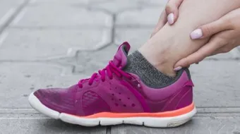 أسباب وخز كعب القدم