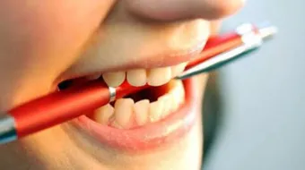 أسباب الضغط على الأسنان