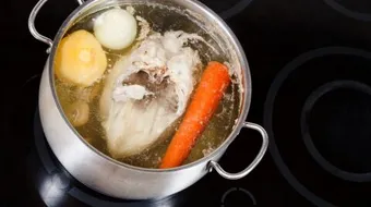 طريقة سلق الدجاج