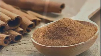 فوائد القرفة مع العسل للبشرة