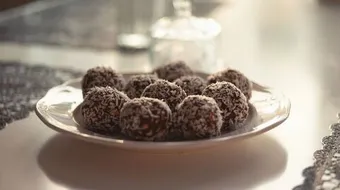 كرات الشوكولاتة بجوز الهند