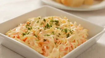 مكونات سلطة الكول سلو