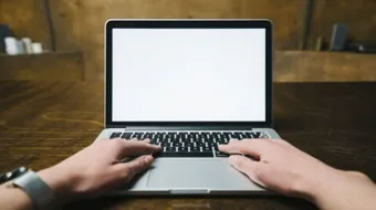 مكونات شاشة الكمبيوتر