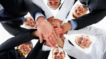 أحاديث تحث على العمل