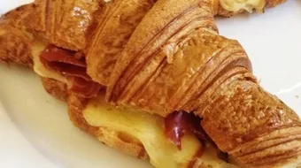 عمل كرواسون بالجبن