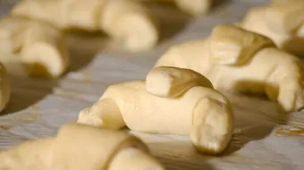 طريقة لف الكروسان