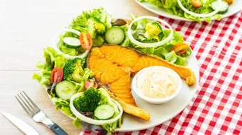 أطباق مع السمك