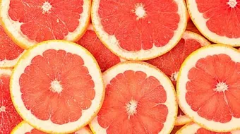 هل تقوم بعض الأطعمة مثل الجريب فروت بحرق الدهون