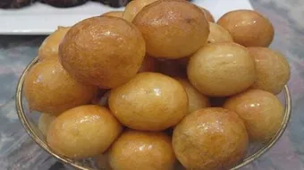 طريقة عجينة لقيمات هشة