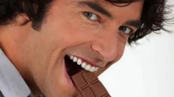 تناول الشوكولاته وصفة للسعادة