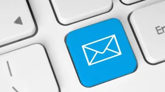 شرح عمل الإيميل