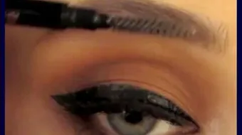 طريقة تفتيح الحواجب