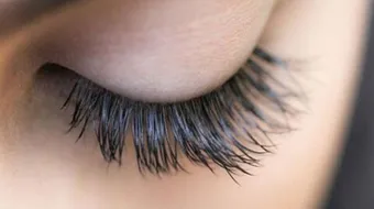 طرق تكثيف الرموش