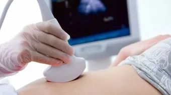 فحص السائل المحيط بالجنين - فيديو