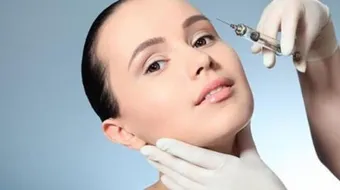 أضرار حقن الفيلر تحت العين - فيديو