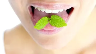 التخلص من رائحة الفم الكريهة بسرعة