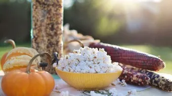 صنع الفشار دون زيت منزلياً