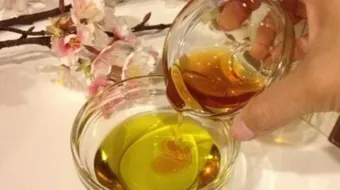 العسل وزيت الزيتون للشعر