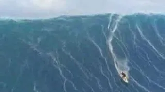 كيف يتكون تسونامي